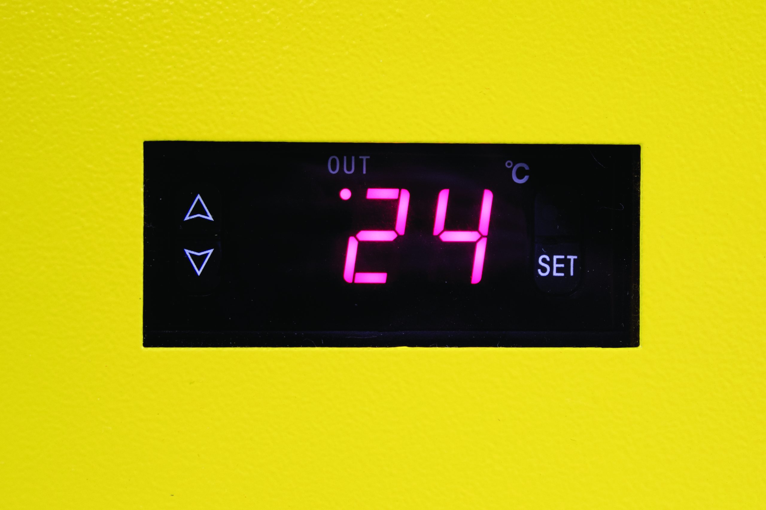 Heated AED First Aid Cabinet - Lockable - Image 6